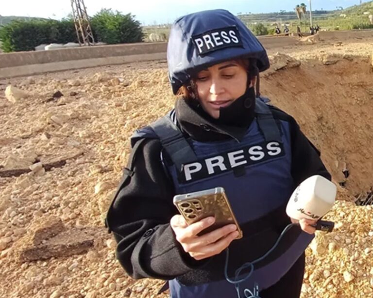 ईरान-अमेरिका तनाव के बीच पीछे हटेंगे अमेरिकी जहाज, शांति वार्ता में अविश्वास; इजराइली हमले में लेबनानी पत्रकार की मौत