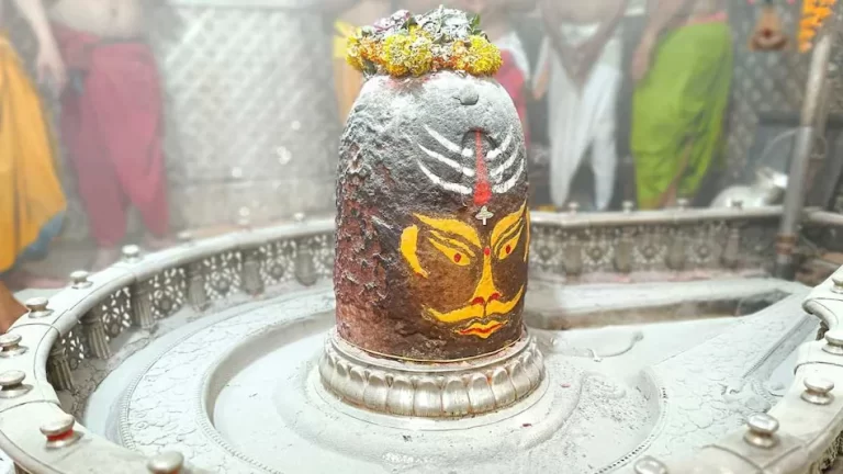 महाकाल मंदिर में बड़ा बदलाव: भस्म आरती की ऑफलाइन परमिशन खत्म, अब ₹200 में ऑनलाइन तत्काल बुकिंग