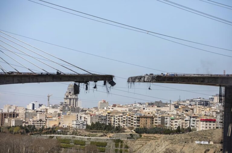 ईरान का दावा: एक और अमेरिकी लड़ाकू विमान मार गिराया, पश्चिम एशिया में तनाव बढ़ा