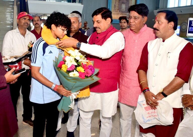 मप्र की बेटी अनुष्का शर्मा बनी नारी शक्ति की पहचान, ग्वालियर से टीम इंडिया तक का प्रेरणादायक सफर