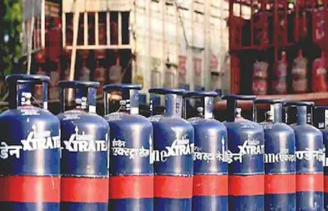 (अपडेट) कमर्शियल LPG सिलेंडर 195.50 रुपये महंगा, नई दरें लागू