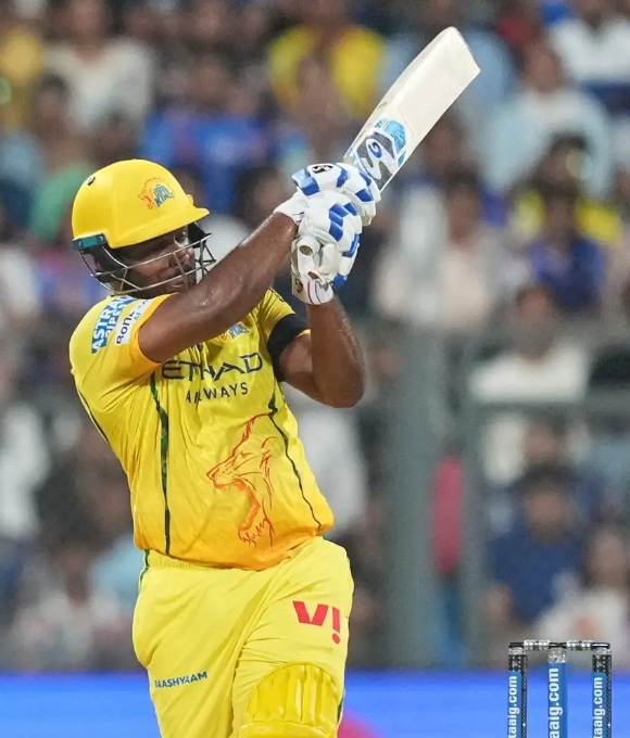 आईपीएल 2026: ऑरेंज कैप रेस में तीसरे स्थान पर संजू सैमसन, पर्पल कैप फिर अंशुल कंबोज के पास