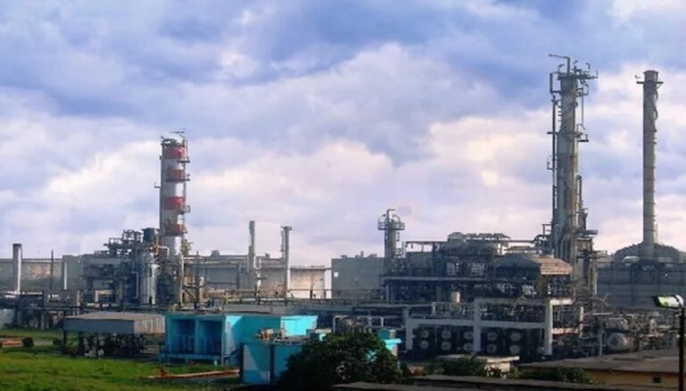 बांग्लादेश में कच्चे तेल का संकट, ईस्टर्न रिफाइनरी की दो इकाइयों में उत्पादन ठप