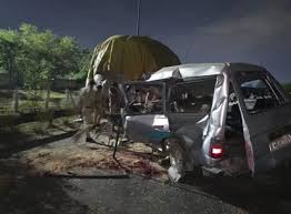 इंदौर में भीषण सड़क हादसा: बारातियों की कार को ट्रक ने मारी टक्कर, 4 युवकों की मौत