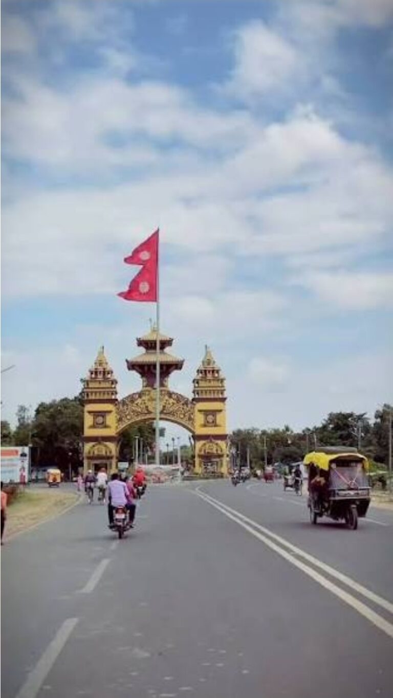 नेपाल-भारत सीमा पर सख्ती, ₹100 से ज्यादा सामान पर कस्टम अनिवार्य, भीड़ में आई कमी