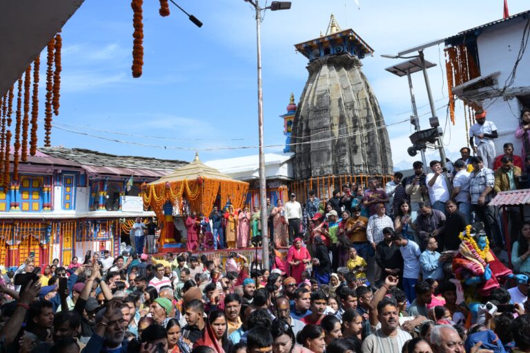 केदारनाथ यात्रा 2026 की शुरुआत: ओंकारेश्वर मंदिर से निकली पंचमुखी डोली, 22 अप्रैल को खुलेंगे कपाट