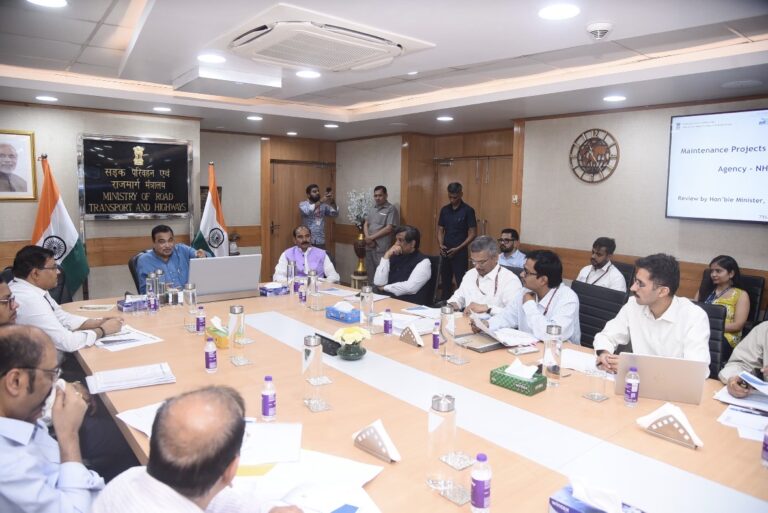कर्नाटक के 7,926 किमी राष्ट्रीय राजमार्गों की समीक्षा, गडकरी ने गुणवत्ता और रखरखाव पर दिए सख्त निर्देश
