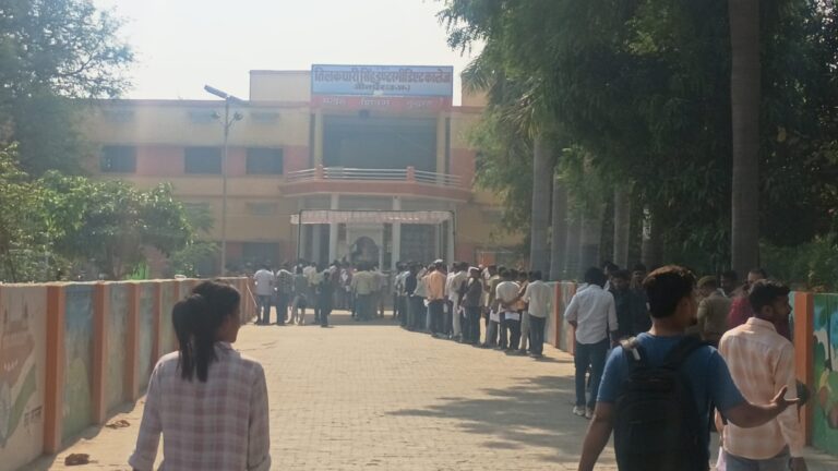 जौनपुर में होमगार्ड्स परीक्षा दूसरे दिन शुरू, 19 केंद्रों पर 16,800 अभ्यर्थी शामिल