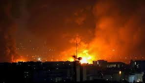 ईरान ने की कुवैत अंतरराष्ट्रीय हवाई अड्डे पर ड्रोन की बौछार, फ्यूल स्टोरेज टैंकों में लगी भीषण आग