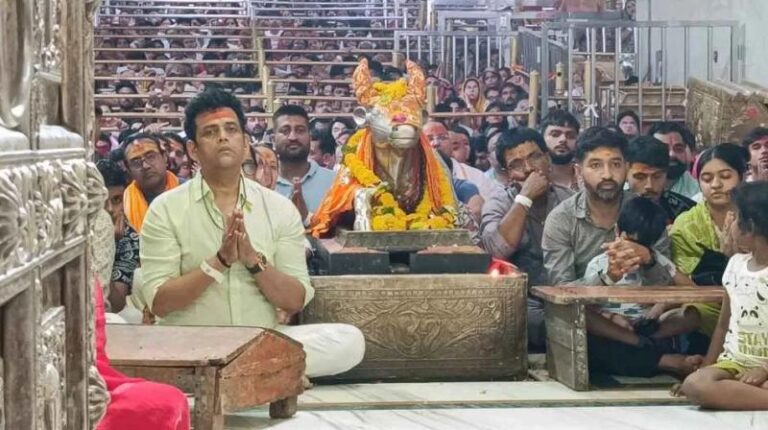 बाबा महाकाल की शरण में पहुंचे सांसद-अभिनेता रवि किशन, भस्म आरती के बाद किए दर्शन