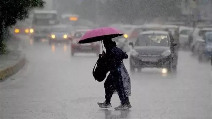 UP Weather: आगरा-लखनऊ समेत 40 जिलों में आंधी-बारिश का अलर्ट, अगले 7 दिन में बढ़ेगी झुलसाने वाली गर्मी