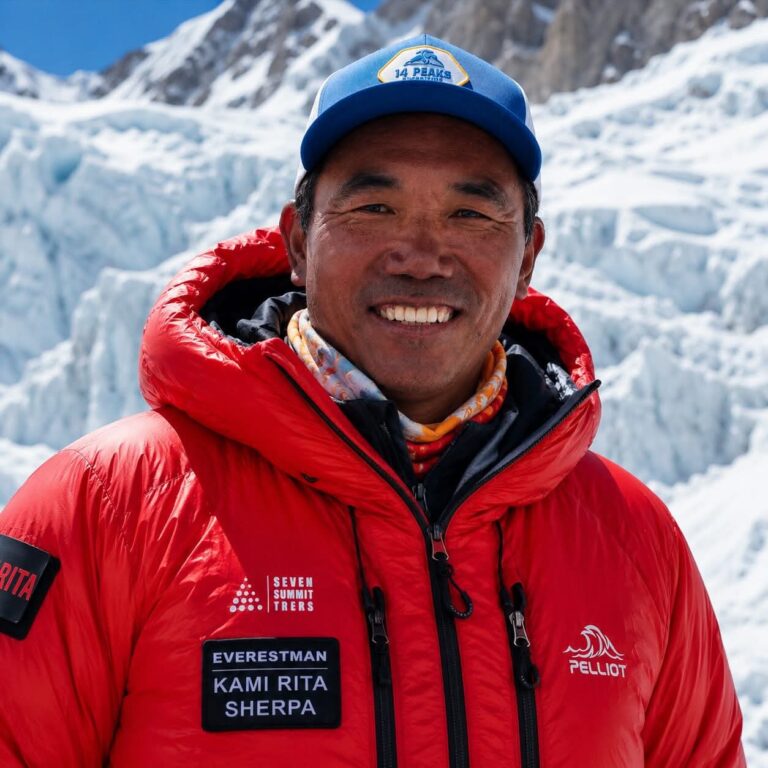 नेपाल के कामिरिता शेरपा ने रचा इतिहास, 32वीं बार माउंट एवरेस्ट फतह कर बनाया विश्व रिकॉर्ड