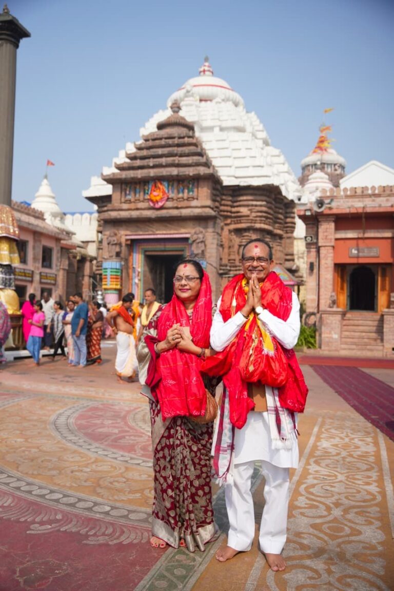 पुरी में भगवान जगन्नाथ के दर्शन करने पहुंचे केंद्रीय मंत्री शिवराज सिंह चौहान, विश्व शांति और किसानों की समृद्धि की कामना