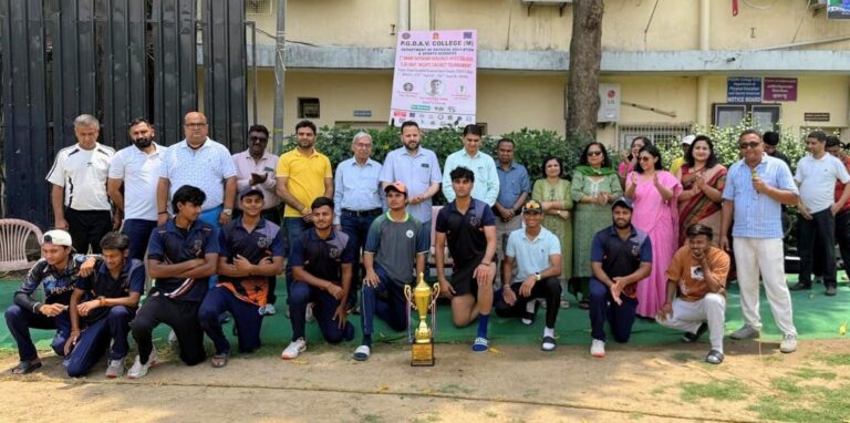 पीजीडीएवी कॉलेज बना चैंपियन, टी-20 डे-नाइट टूर्नामेंट में शानदार जीत
