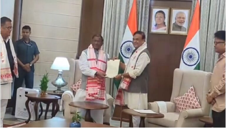 असम के मुख्यमंत्री हिमंत बिस्व सरमा ने राज्यपाल को सौंपा इस्तीफा, नई सरकार गठन की प्रक्रिया शुरू