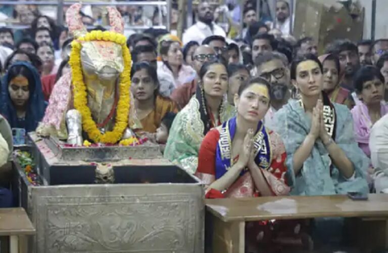 महाकाल की शरण में पहुंचीं अभिनेत्री तमन्ना भाटिया, उज्जैन में भस्म आरती में हुईं शामिल
