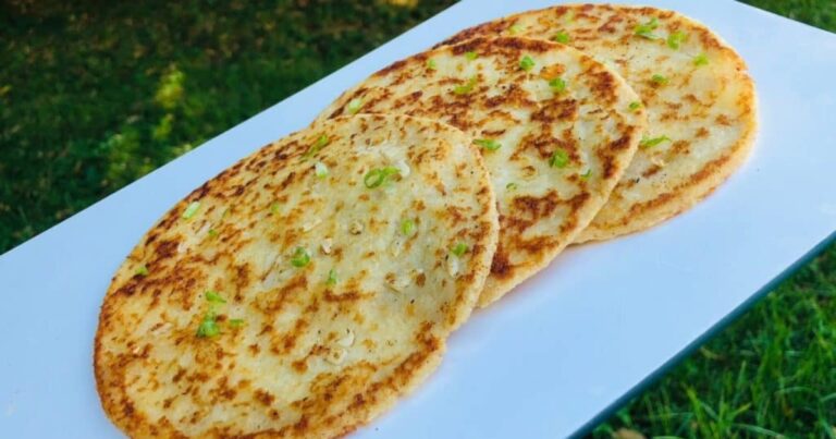 जाह्नवी कपूर का फेवरेट Keto Paneer Paratha: हाई प्रोटीन नाश्ते के लिए घर पर ऐसे बनाएं स्वादिष्ट कीटो पराठा