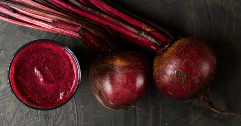 Homemade Beetroot Night Serum: डल और बेजान त्वचा से पाएं छुटकारा, घर पर बनाएं चुकंदर का नेचुरल नाइट सीरम