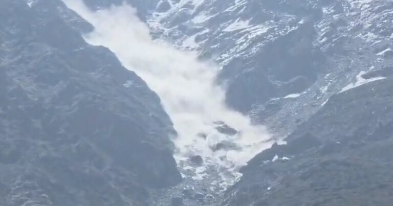 कंचनगंगा क्षेत्र में हिमस्खलन, कोई नुकसान नहीं; प्रशासन ने निगरानी बढ़ाई
