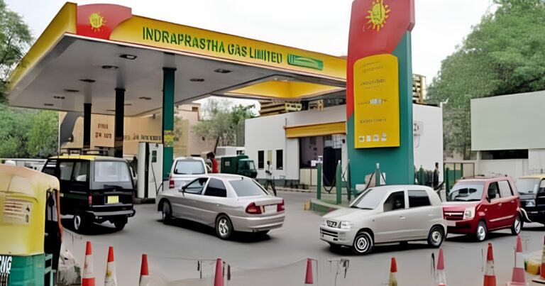 दो सप्ताह में चौथी बार महंगी हुई CNG: दिल्ली में कीमत ₹83.09 प्रति किलो पहुंची