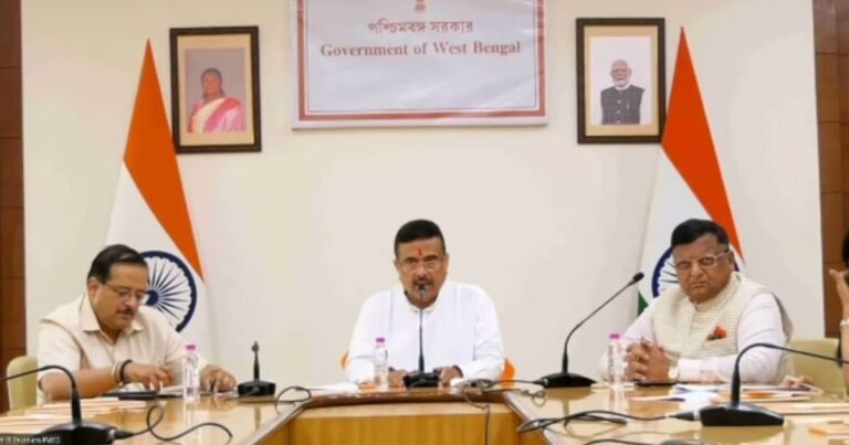 कोलकाता में शुरू होगी जल मेट्रो, 44 नई जेटियां बनेंगी; बंदरगाह और जलमार्ग विकास पर बड़ा फैसला