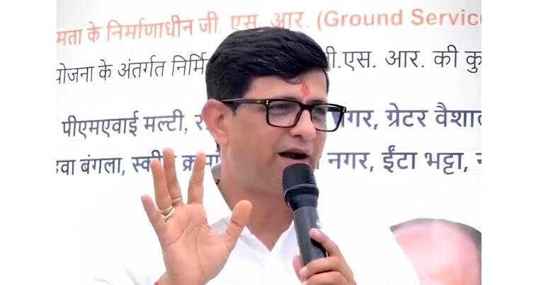 जल संरक्षण को जनआंदोलन बना रहे महापौर पुष्यमित्र भार्गव, घर-घर पहुंचकर कर रहे जनजागरण