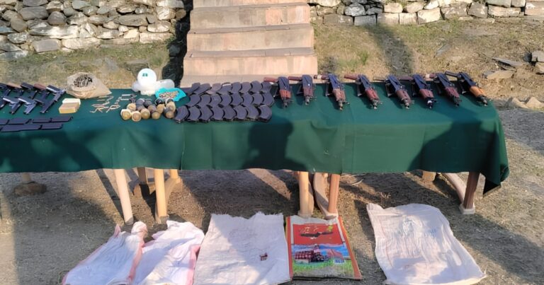 बारामूला में सुरक्षा बलों की बड़ी सफलता, चीनी निर्मित पिस्तौल और जिंदा कारतूस बरामद