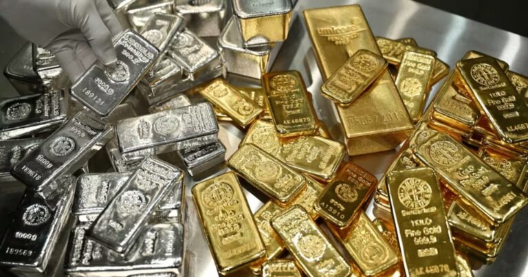सर्राफा बाजार में बड़ी गिरावट: सोना 4,000 रुपये से ज्यादा टूटा, चांदी 10 हजार रुपये प्रति किलो सस्ती
