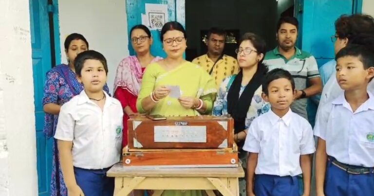 बंगाल के सरकारी स्कूलों में ‘वंदे मातरम्’ के साथ हुई पढ़ाई की शुरुआत, छात्रों में दिखा उत्साह