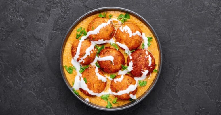 How to Make Aloo Kofta: दाल-सब्जी बहुत खा ली, अब गर्मी के लंच में बनाकर खाएं आलू के कोफ्ते, दो की जगह खाएंगे चार रोटियां